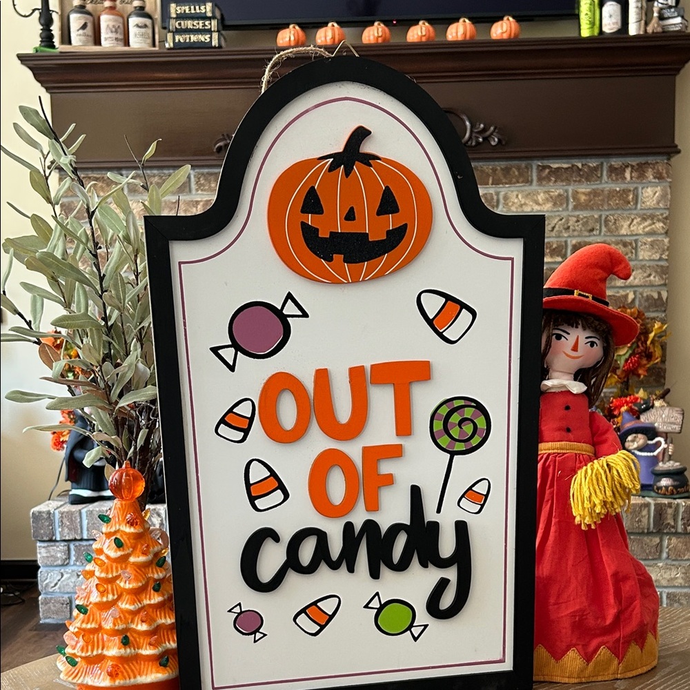 NEW! LARGE Halloween Trick or Treat Out of Candy Wood Holiday Sign - Picture 4 of 7